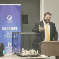 OU Teaches Laws of Kashrut to Houston Jewish Community