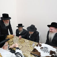 OU Kosher CEO Rabbi Moshe Elefant Visits the Skverer Rebbe